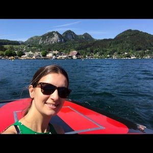 Meet your Posher, Whitney